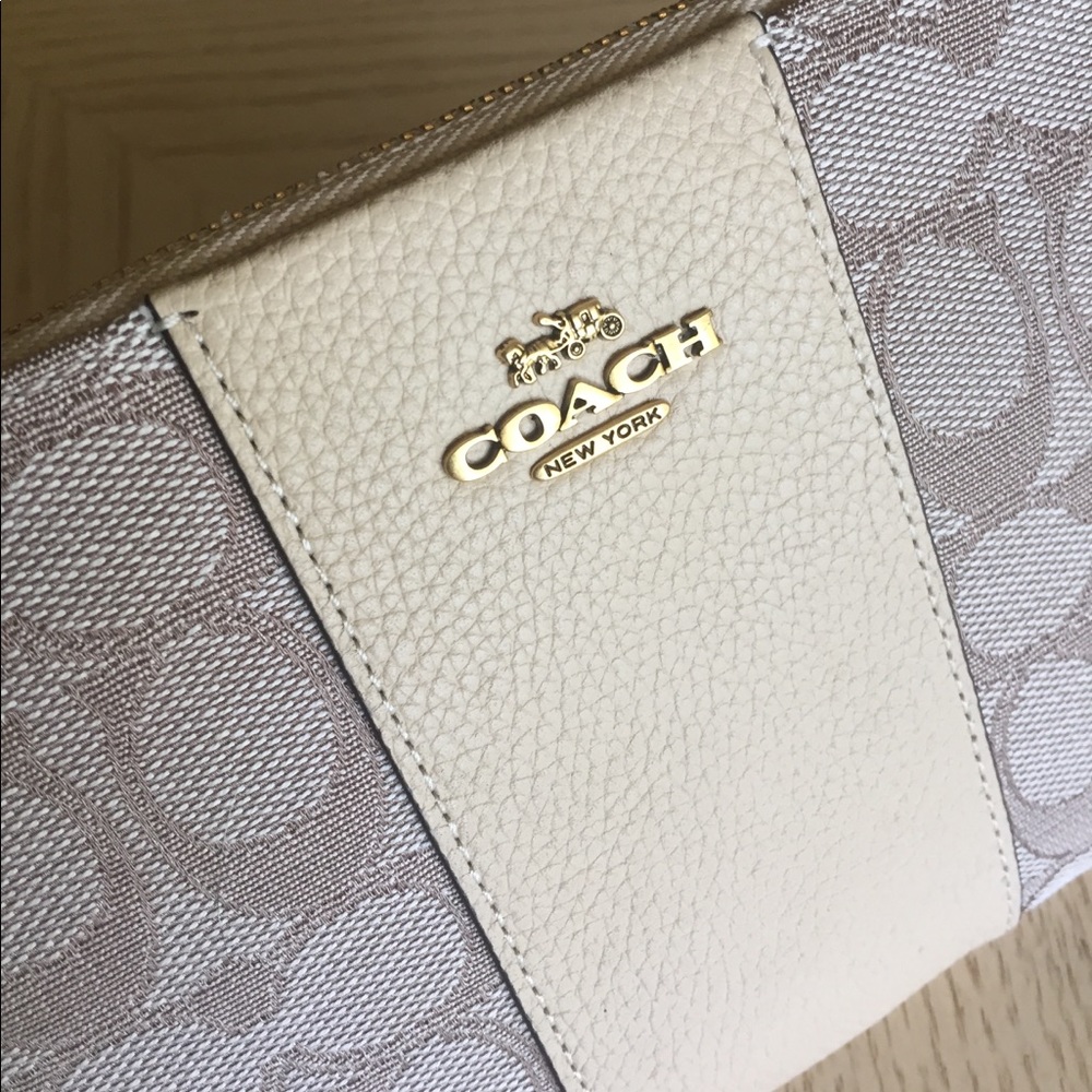 Coach Stone Ivory Wristlet - Picture 3 of 10